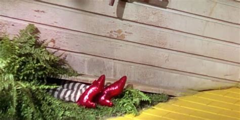 Iconic Landmark Collapses: Witch Dies in Heart-wrenching Wizard of Oz House Accident